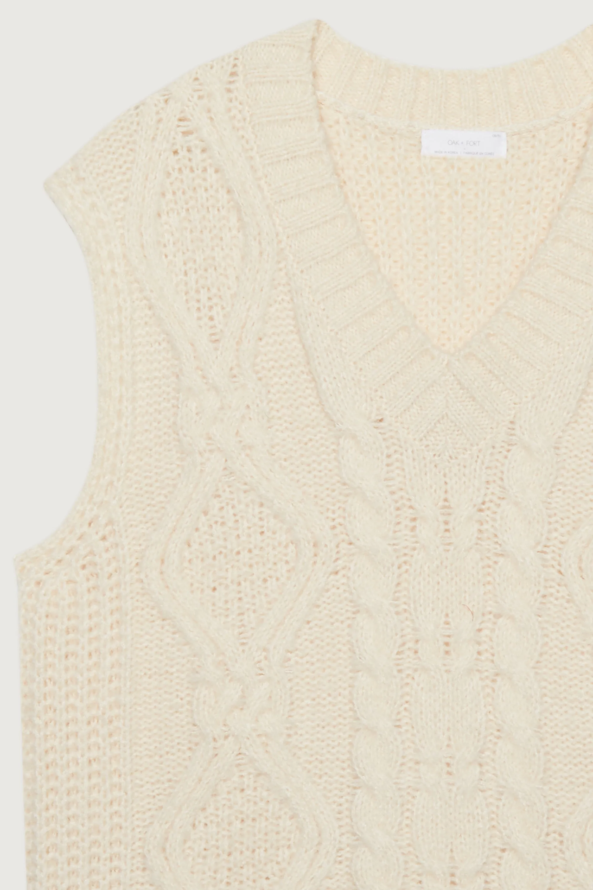 CABLE KNIT VEST