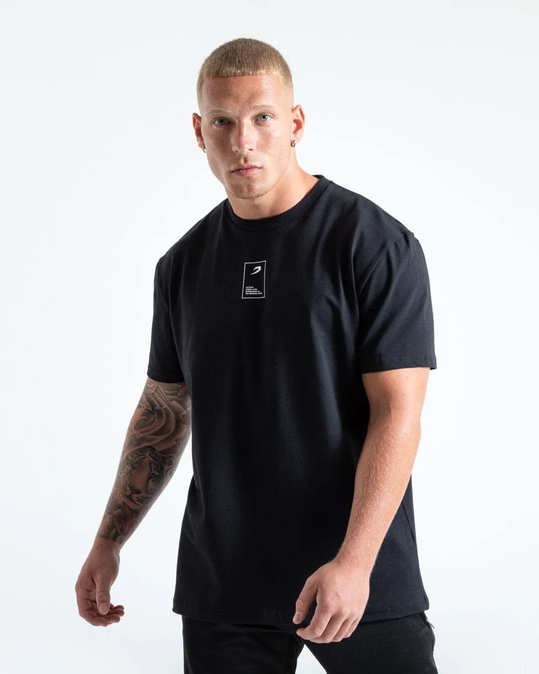 ESTABLISHED STRIKE T-SHIRT BLACK