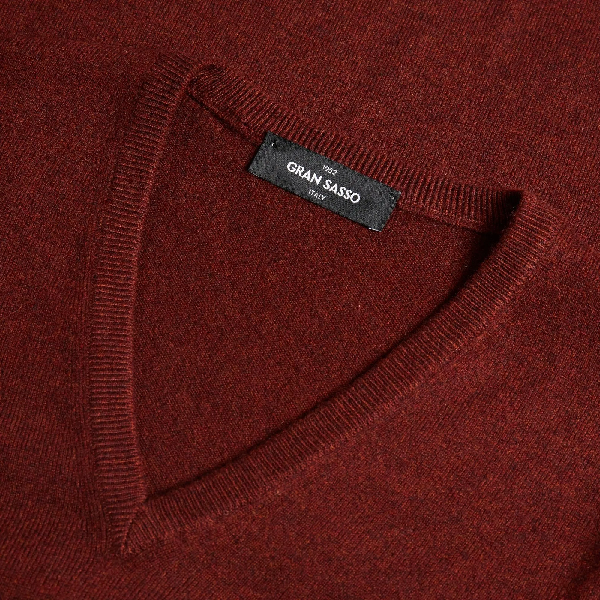 GRAN SASSO Cashmere V Neck Knit MAROON