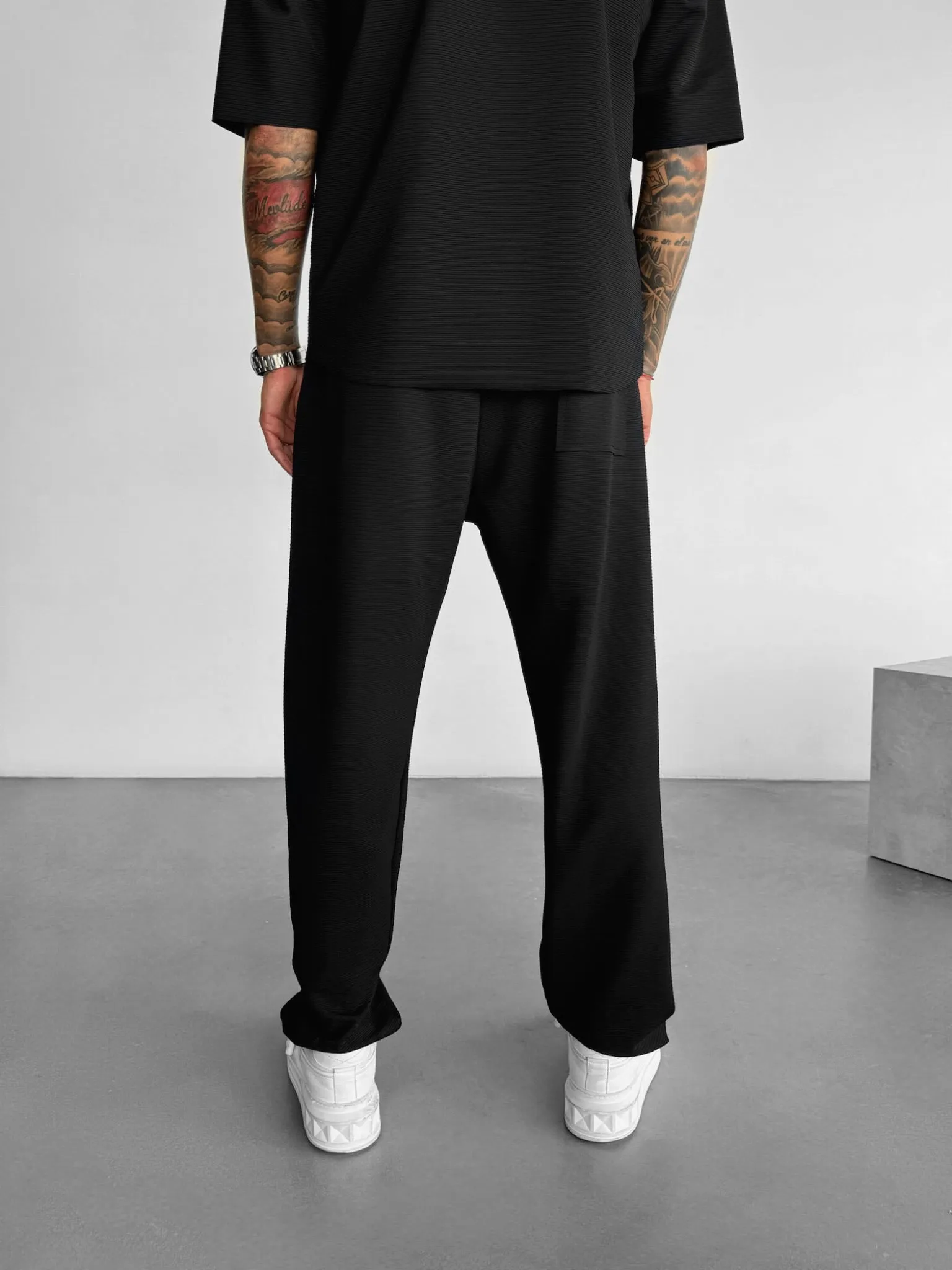 Loose Fit Lines Trousers - Black