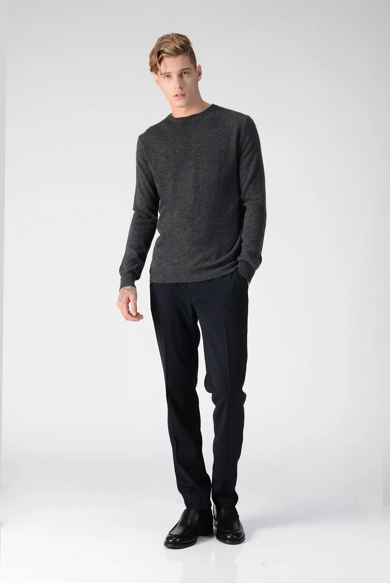 Men Crew Neck Sweater_Graphite