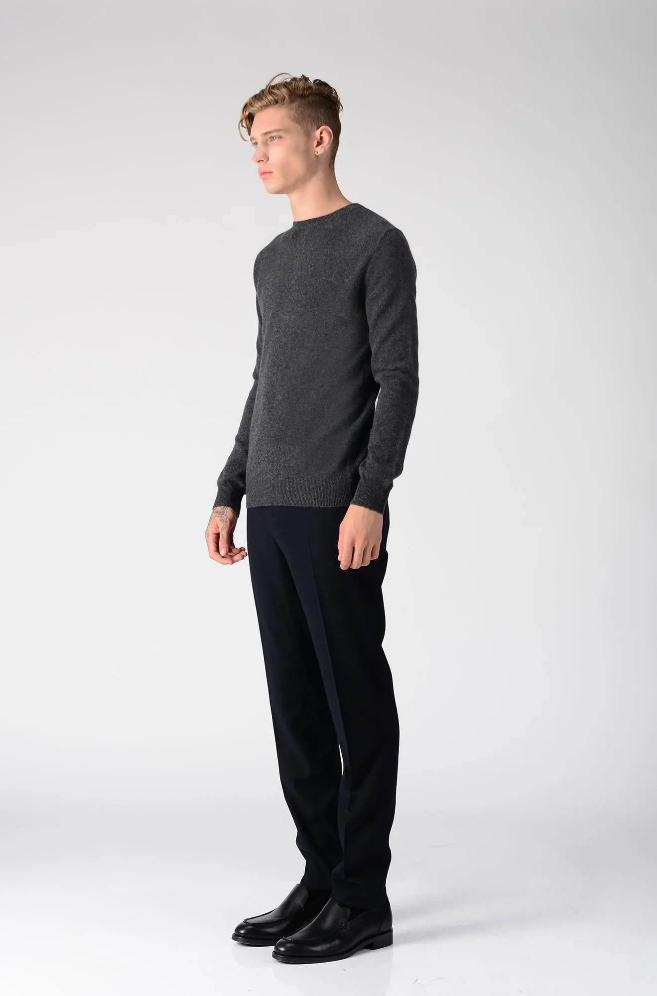 Men Crew Neck Sweater_Graphite